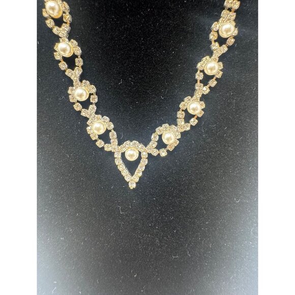 Fashion By Michaelangelo Silver Tone Rhinestone Drop Earrings And Necklace - Picture 3 of 9